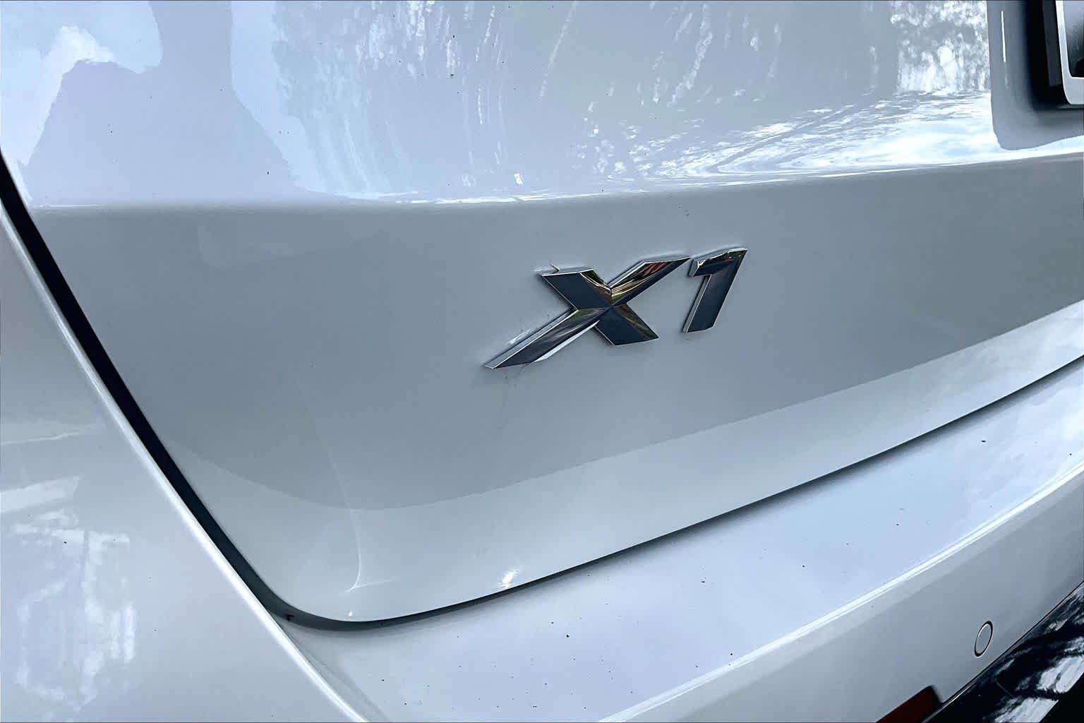 Certified Used 2023 Mineral White Metallic BMW xDrive28i image 31
