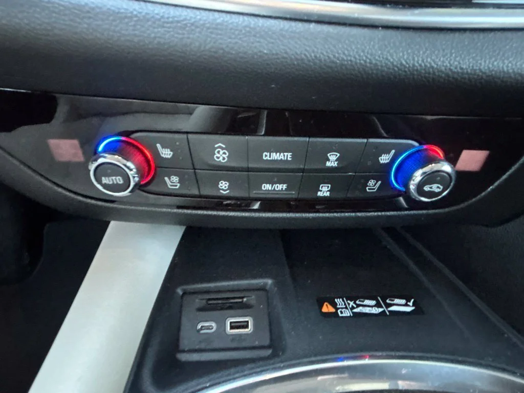 Used 2023 White Buick Avenir image 14