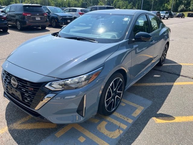 Used 2024 Gray Nissan SR image 7