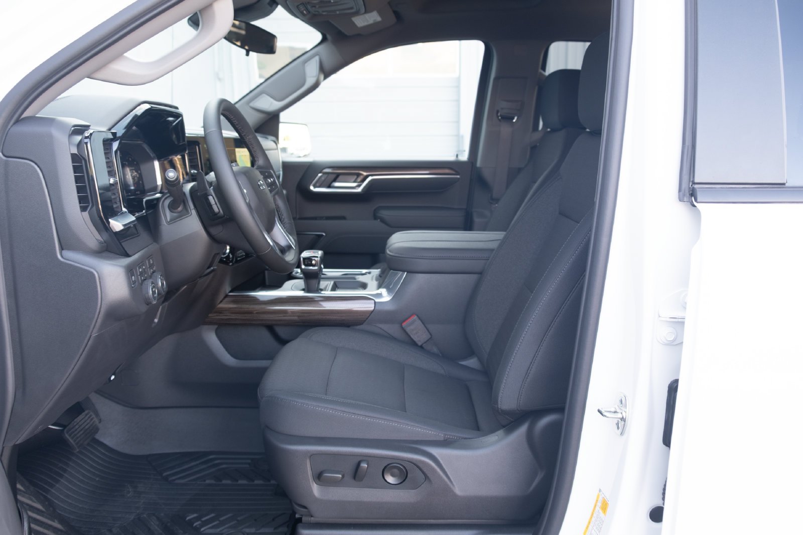New 2026 Summit White Chevrolet LT Trail Boss image 11
