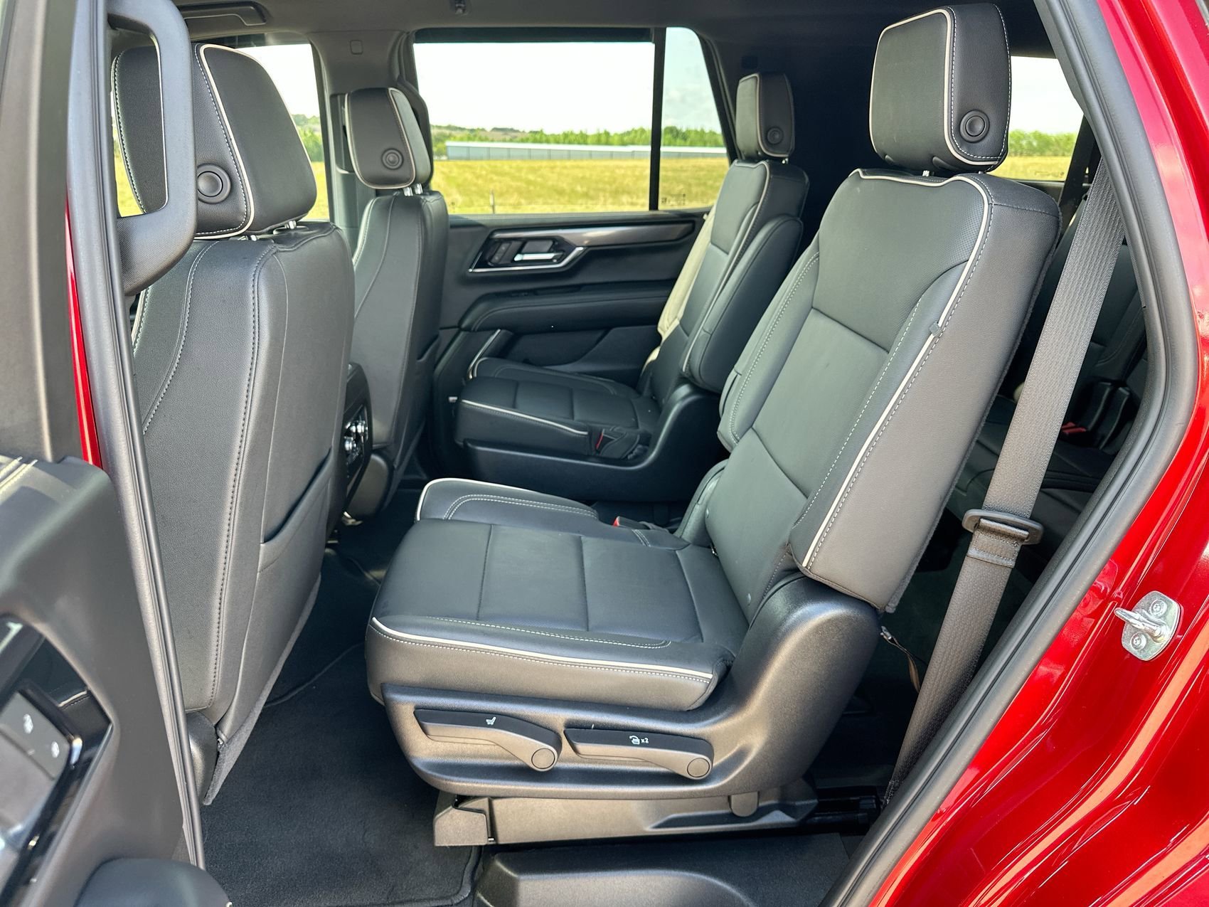 Used 2025 Volcanic Red Tintcoat GMC Elevation image 24