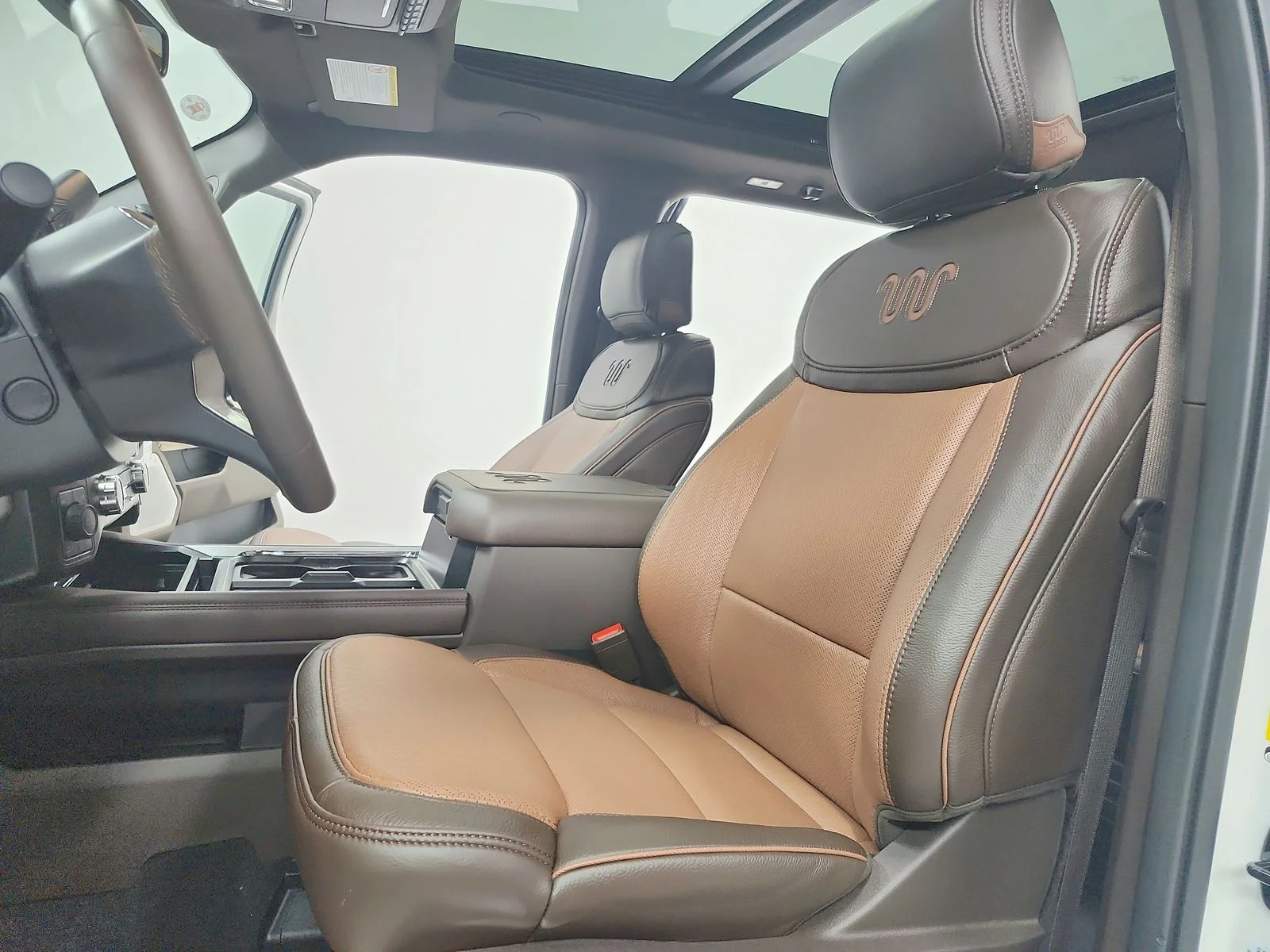 New 2026 Star White Metallic Tri-Coat Ford F-250® King Ranch® image 19