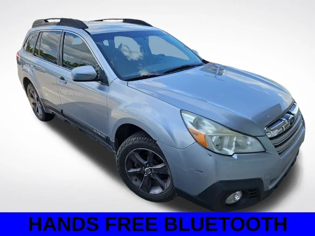 Used 2014 Silver Subaru 2.5i Premium image 3