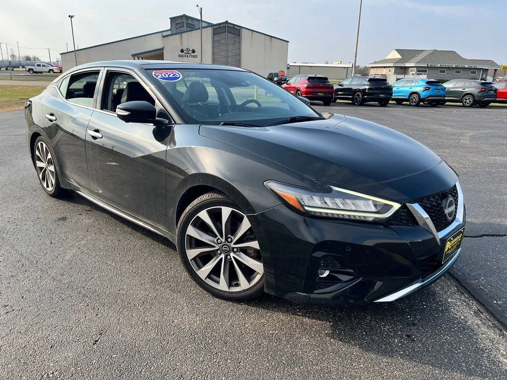 2023 Nissan Maxima Platinum's photo