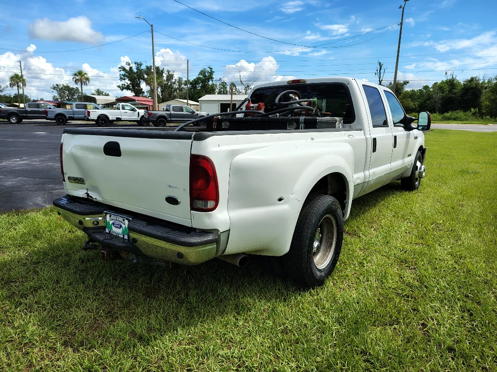 Used 2005 Oxford White Clearcoat Ford Lariat 4X2 D.R.W. image 6
