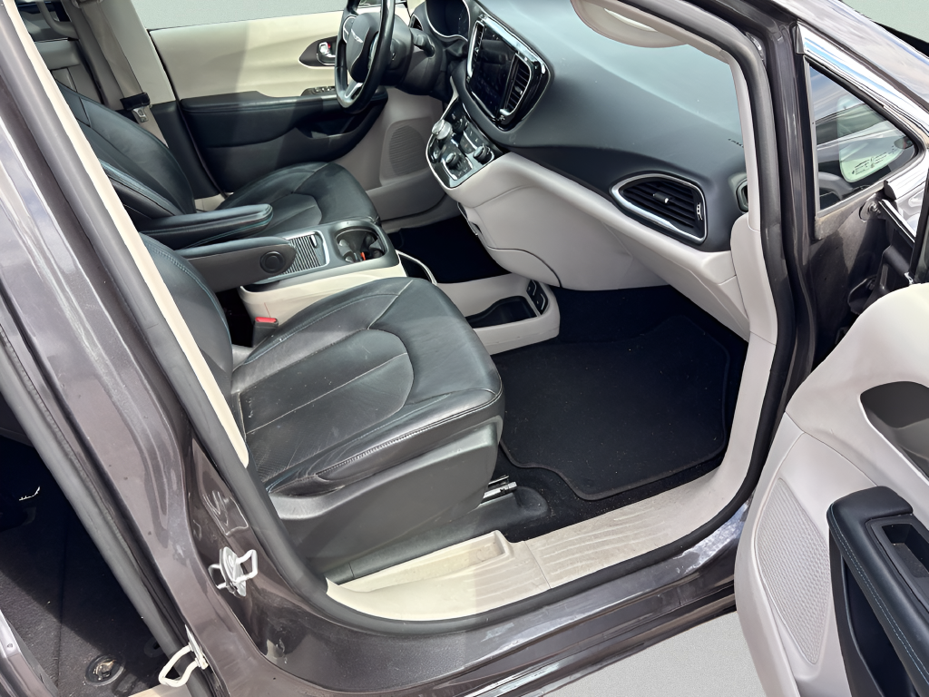 Used 2021 Gray Chrysler Touring L image 12