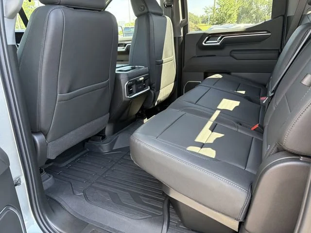 New 2026 Sterling Metallic GMC Elevation image 17