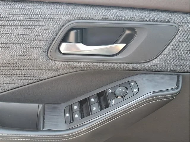 Used 2023 Gray Nissan SV Intelligent AWD image 21