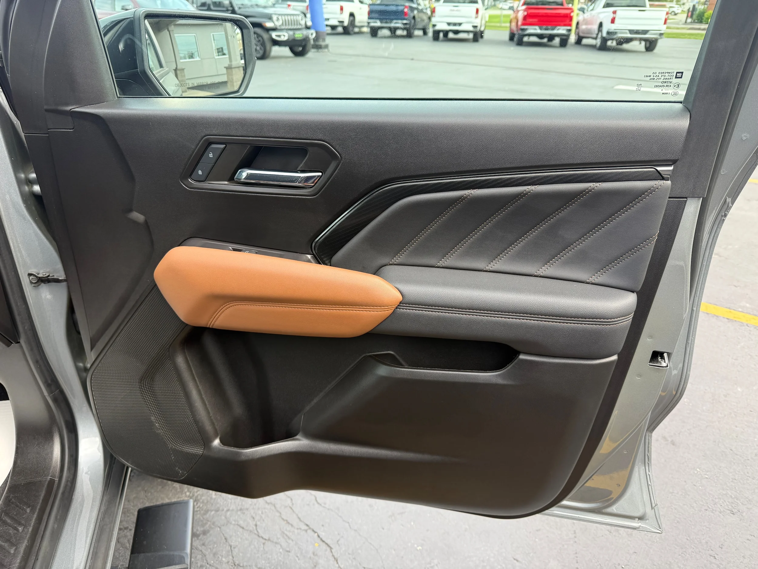 Used 2024 Gray GMC 4WD AT4 image 26
