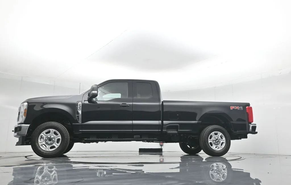 New 2026 Agate Black Metallic Ford XLT image 50