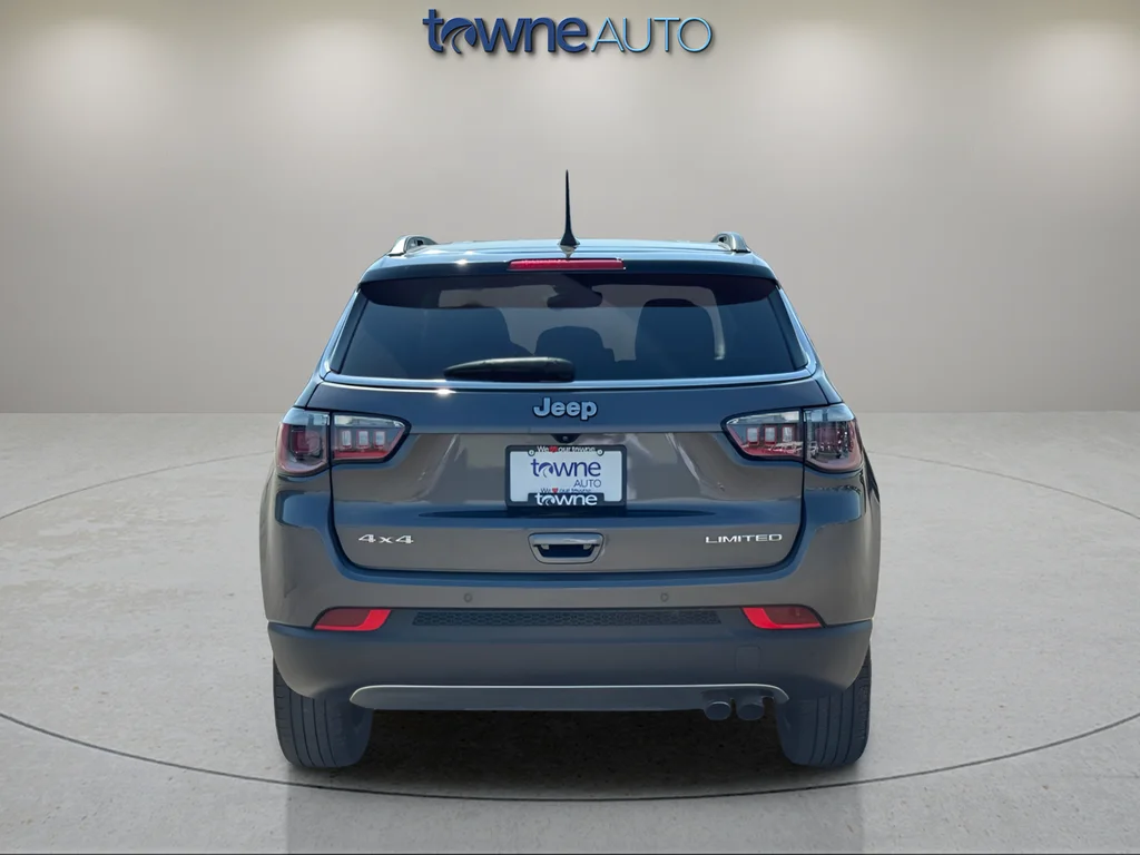 Used 2022 Gray Jeep Limited image 5