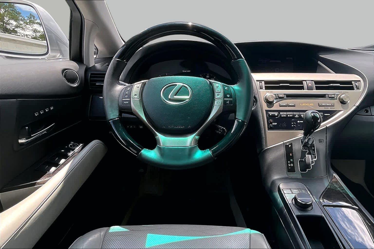 Used 2013 Silver Lining Metallic Lexus  image 6
