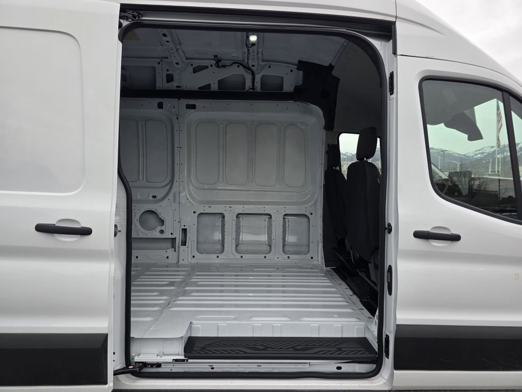 New 2026 Oxford White Ford Base image 28
