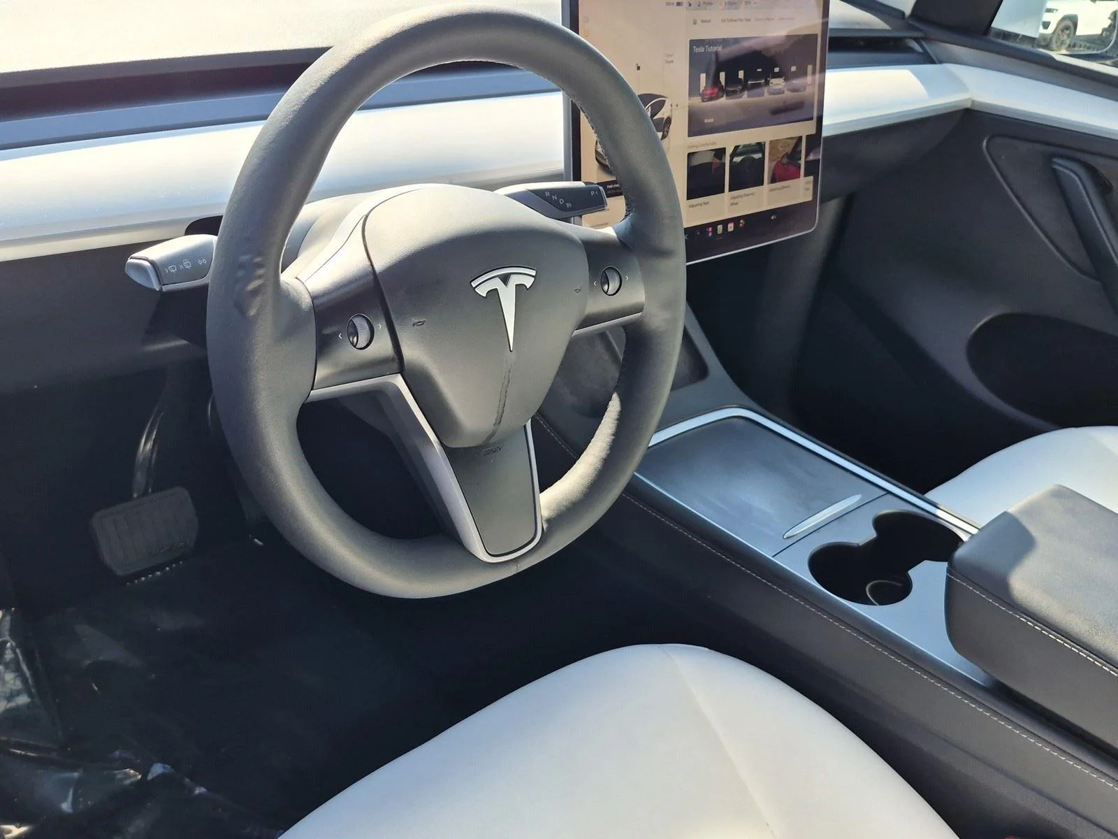 Used 2023  TESLA  image 16