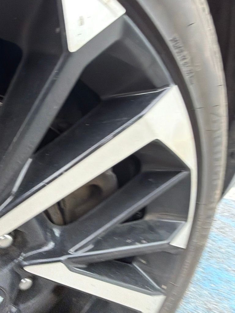 Used 2022 Black Mitsubishi SEL image 6