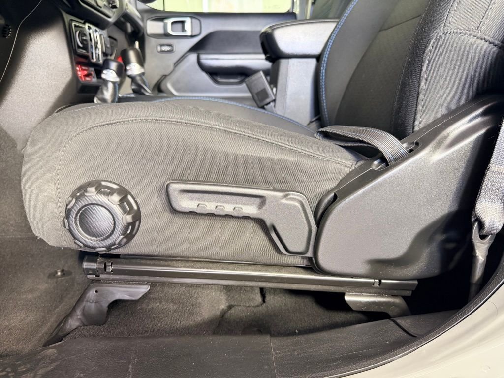 Used 2022 Gray Jeep Unlimited Rubicon 4xe image 28