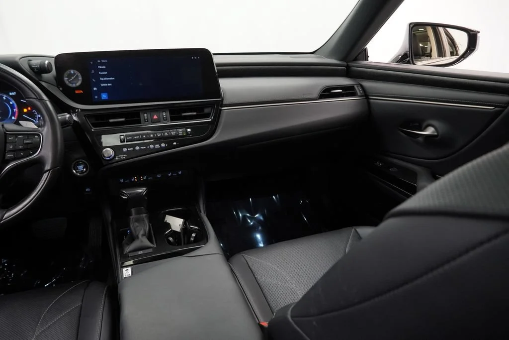 Used 2023 Silver Lexus Luxury image 15