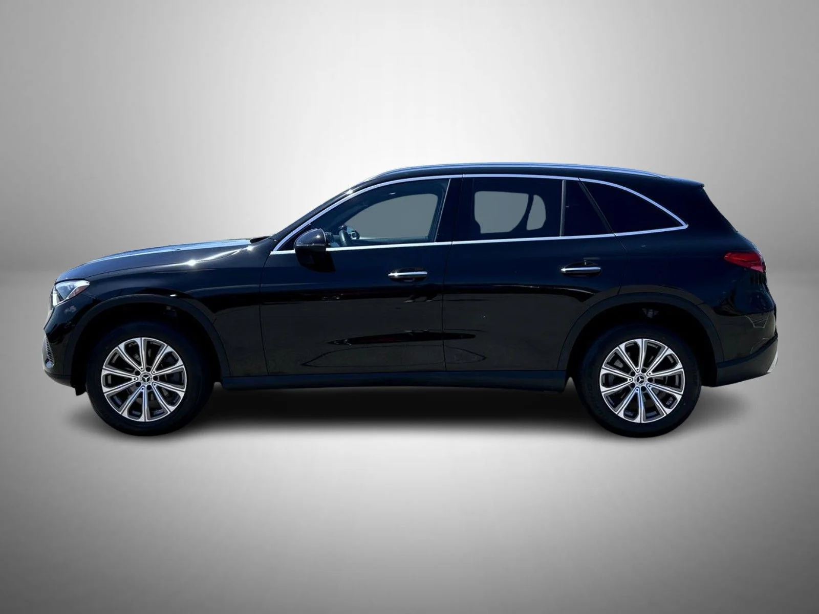 Used 2024 Black Mercedes-Benz GLC 300 image 8