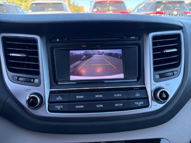 Used 2016 White Hyundai SE image 22