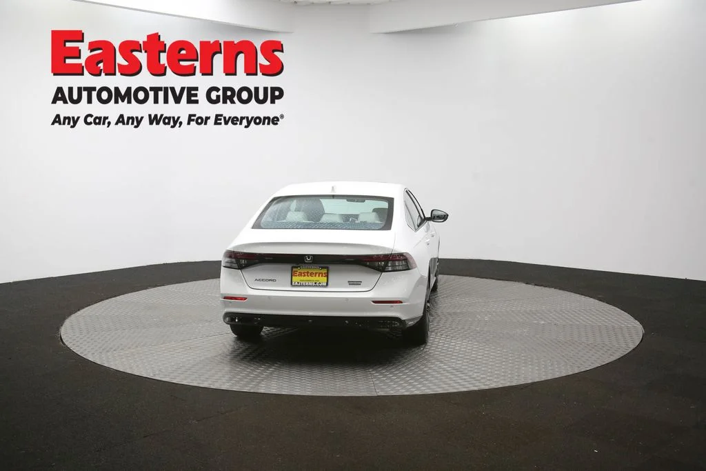 Used 2024 White Honda Touring image 36