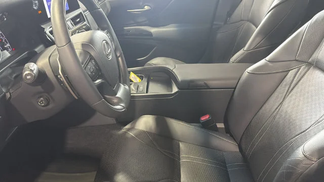 Used 2023 White Lexus 350 Luxury image 25
