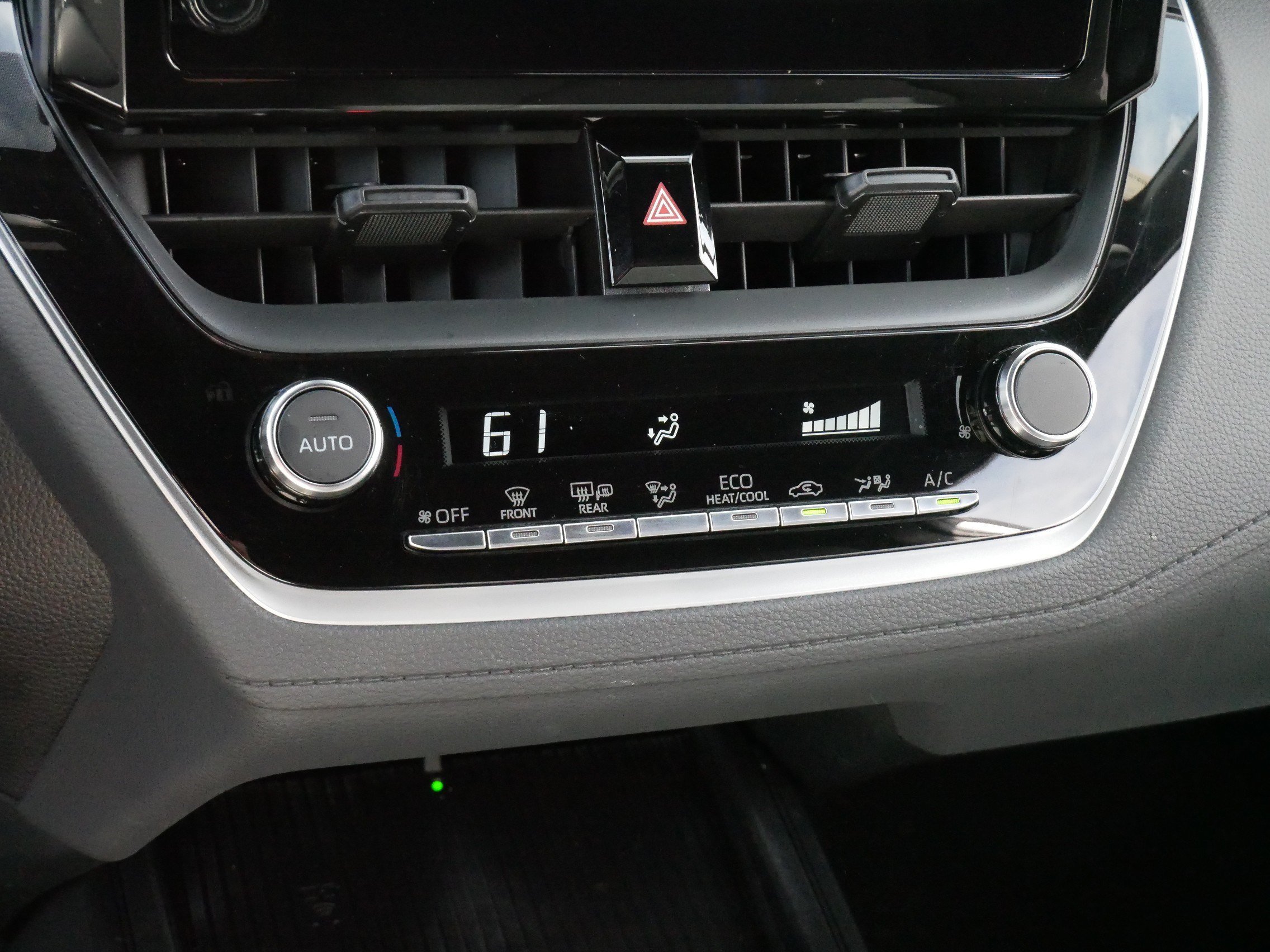 Certified Used 2026 Wind Chill Pearl Toyota Hybrid SE image 23