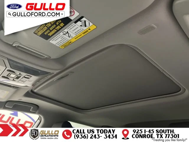 Used 2025 Ice Toyota XLE image 22