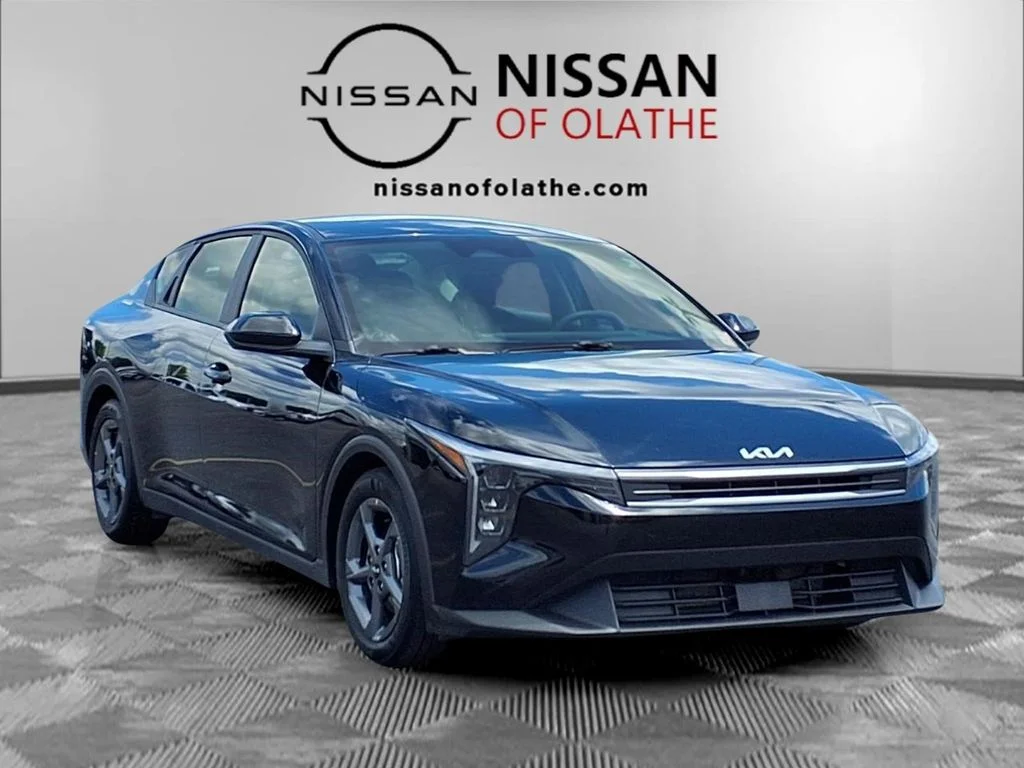 2025 Kia K4 LXS - Photo 31