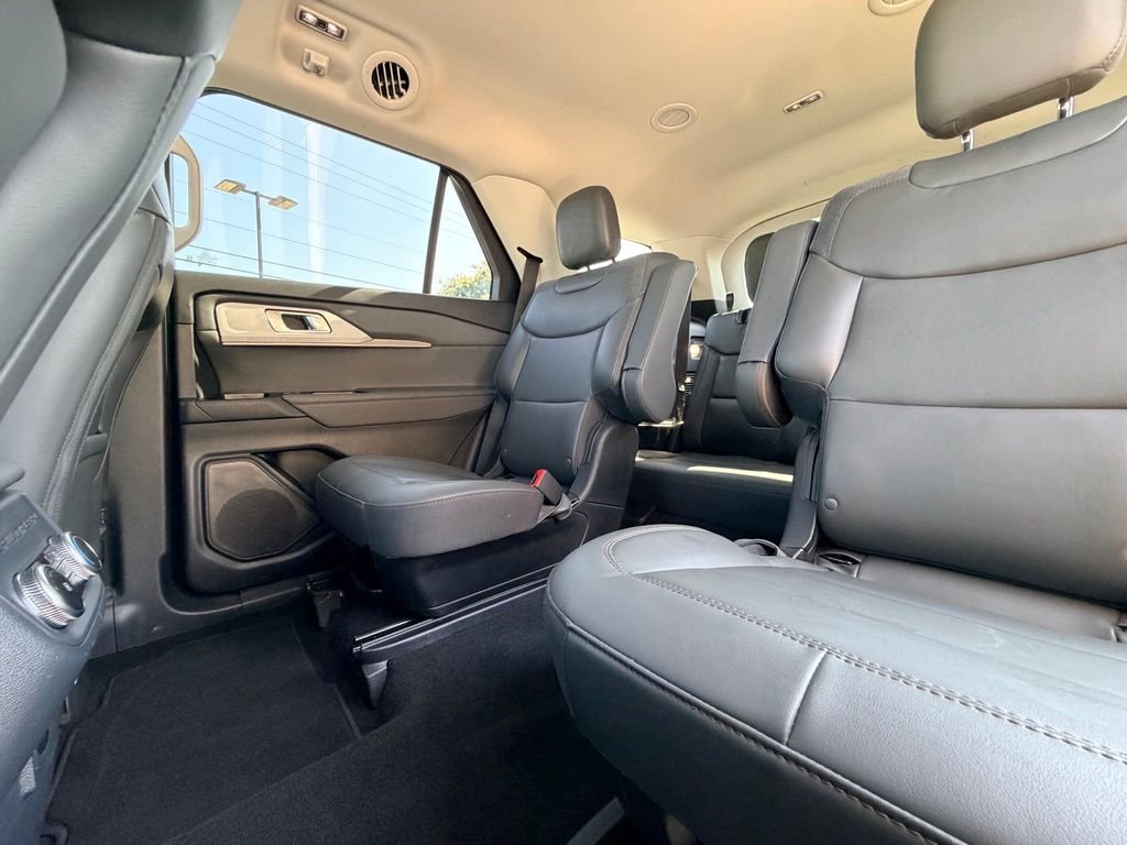 Used 2025 White Ford Active image 17