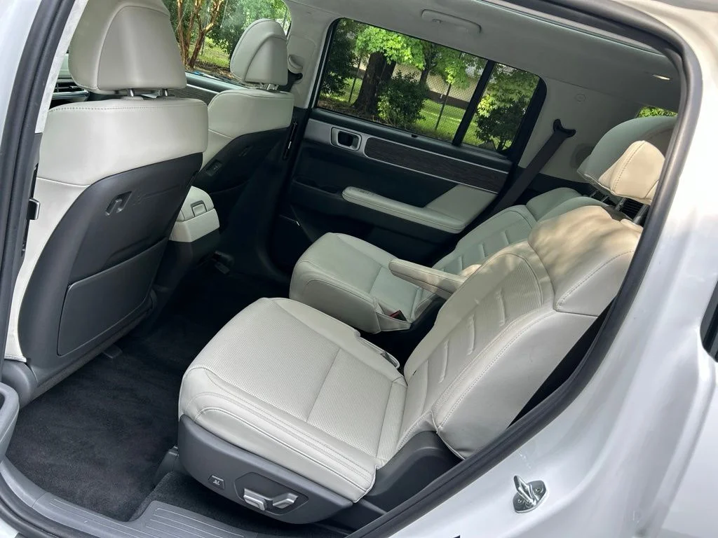 Used 2026 White Hyundai Calligraphy image 29