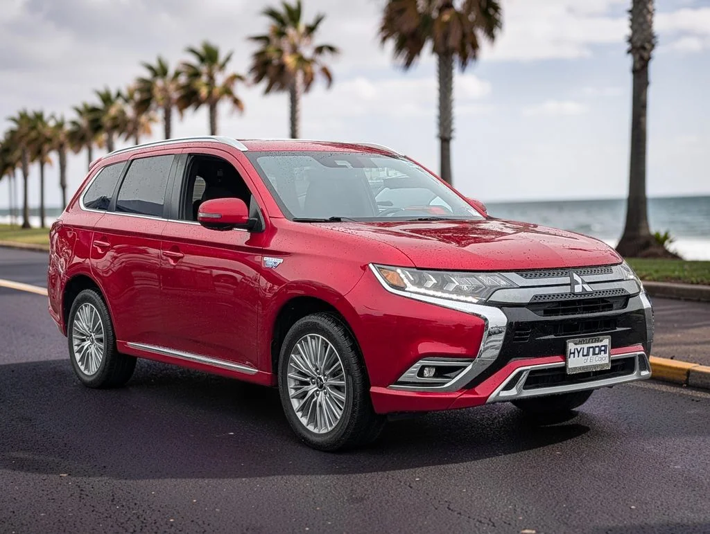 Used 2021  Mitsubishi GT image 4