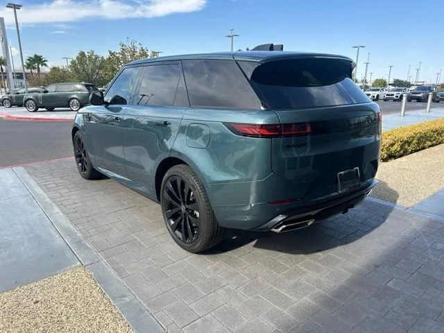 Used 2025 Green Land Rover Dynamic SE image 7
