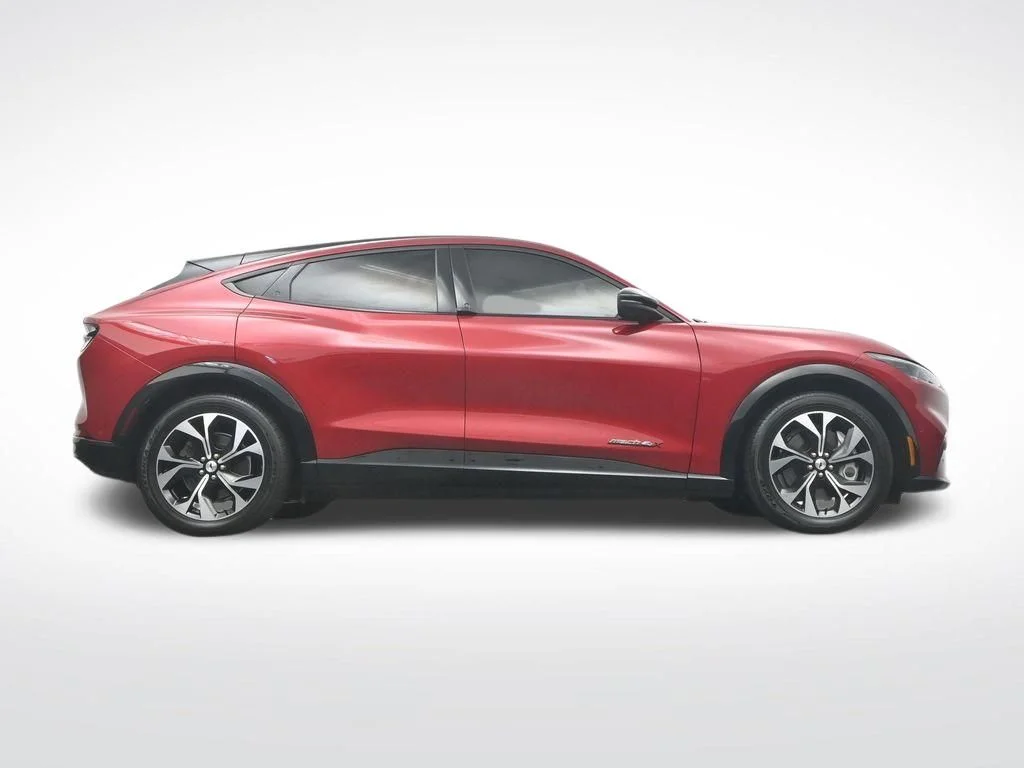 Used 2022 Red Metallic Ford Premium image 35