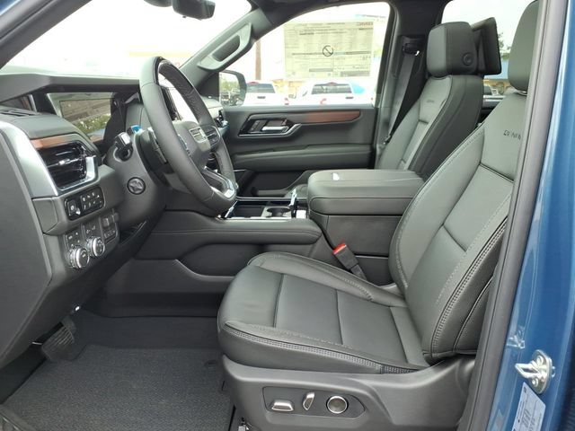 2026 GMC Yukon XL Denali - Photo 12
