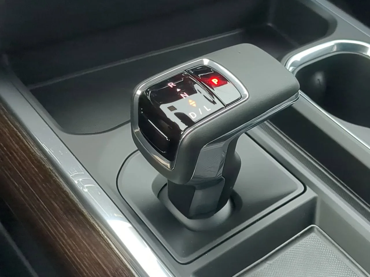 New 2026 Onyx Black GMC Elevation image 16