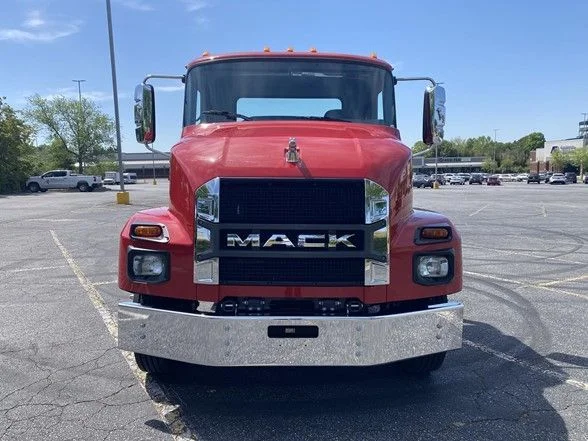 Used 2024 Red Mack  image 11