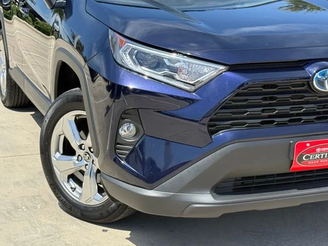 Certified Used 2021 BLUEPRINT Toyota XLE Premium image 3