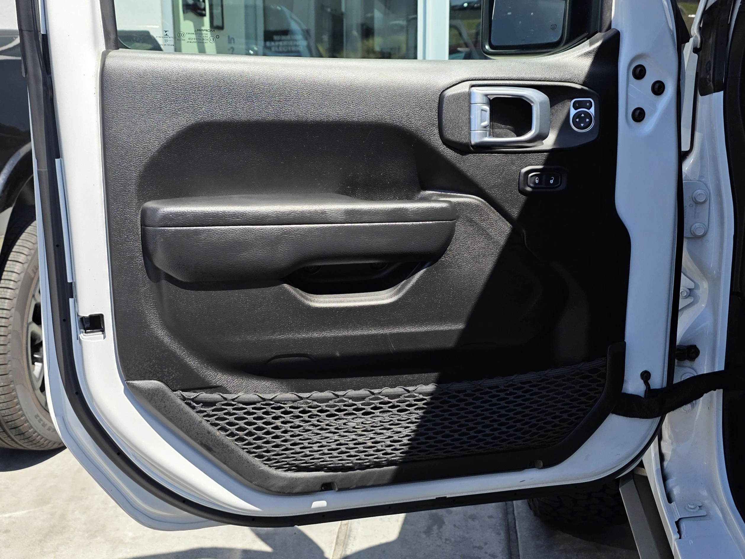 Used 2022 Bright White Clearcoat Jeep Sport image 15