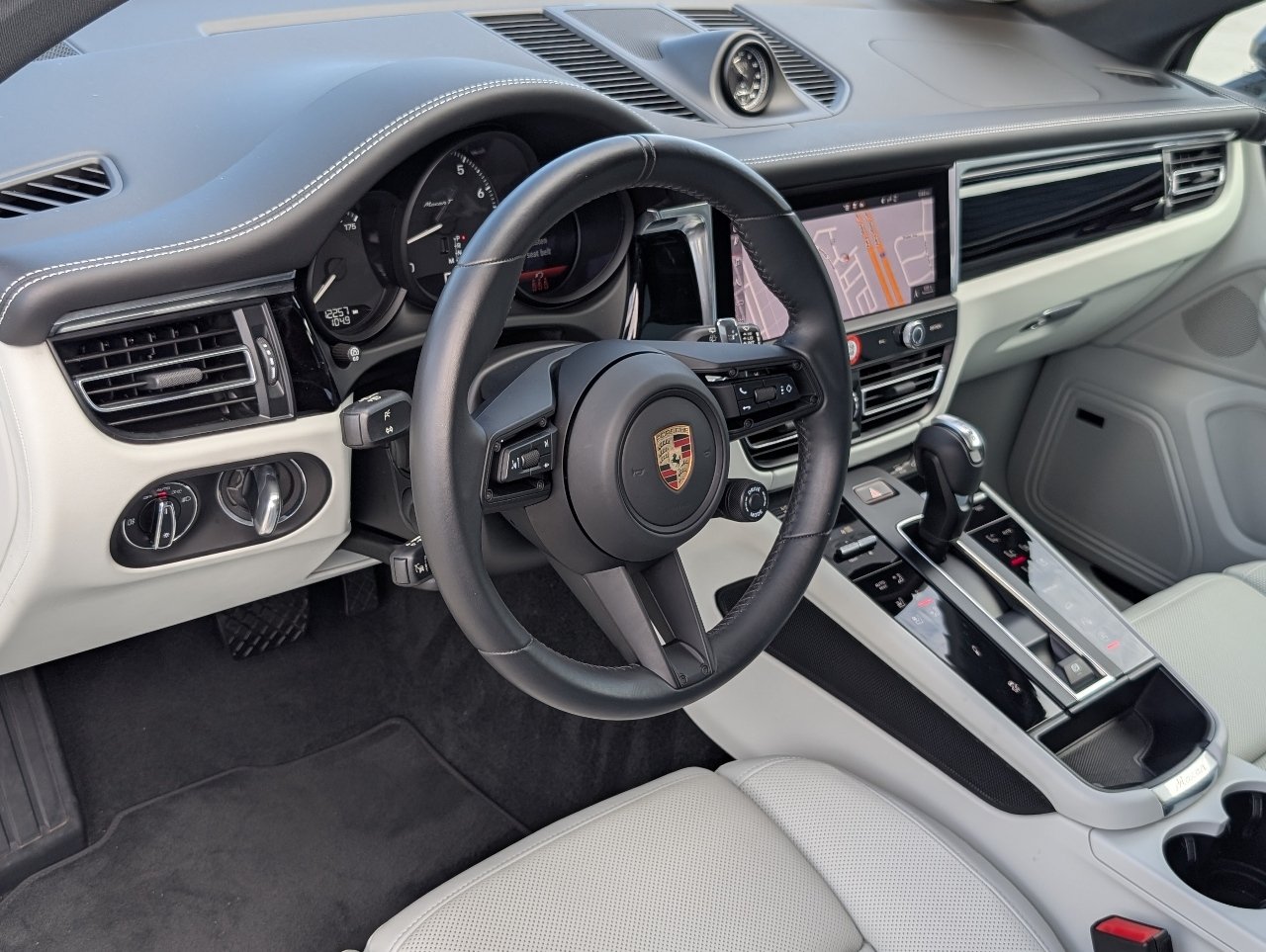 Used 2025 White Porsche T image 4