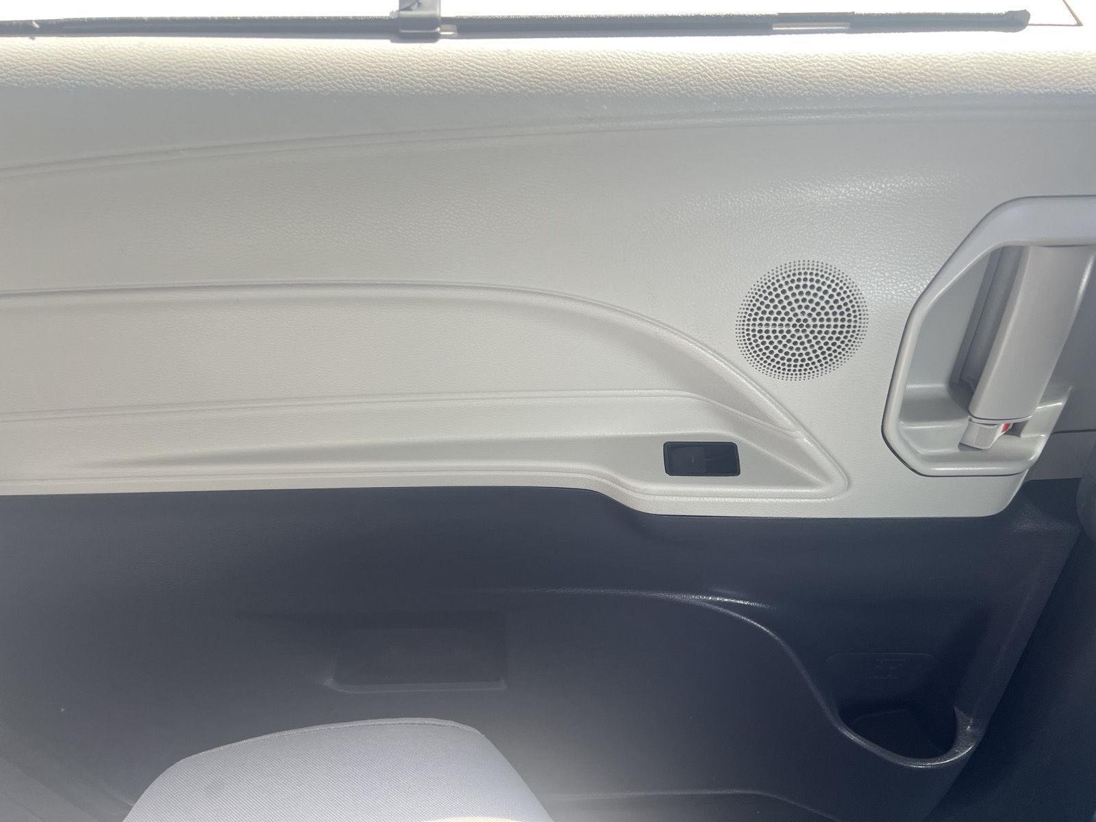 2021 Toyota Sienna LE - Photo 29