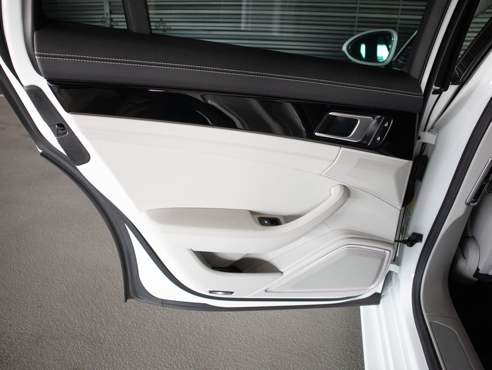 Certified Used 2023 White Porsche 4 image 26