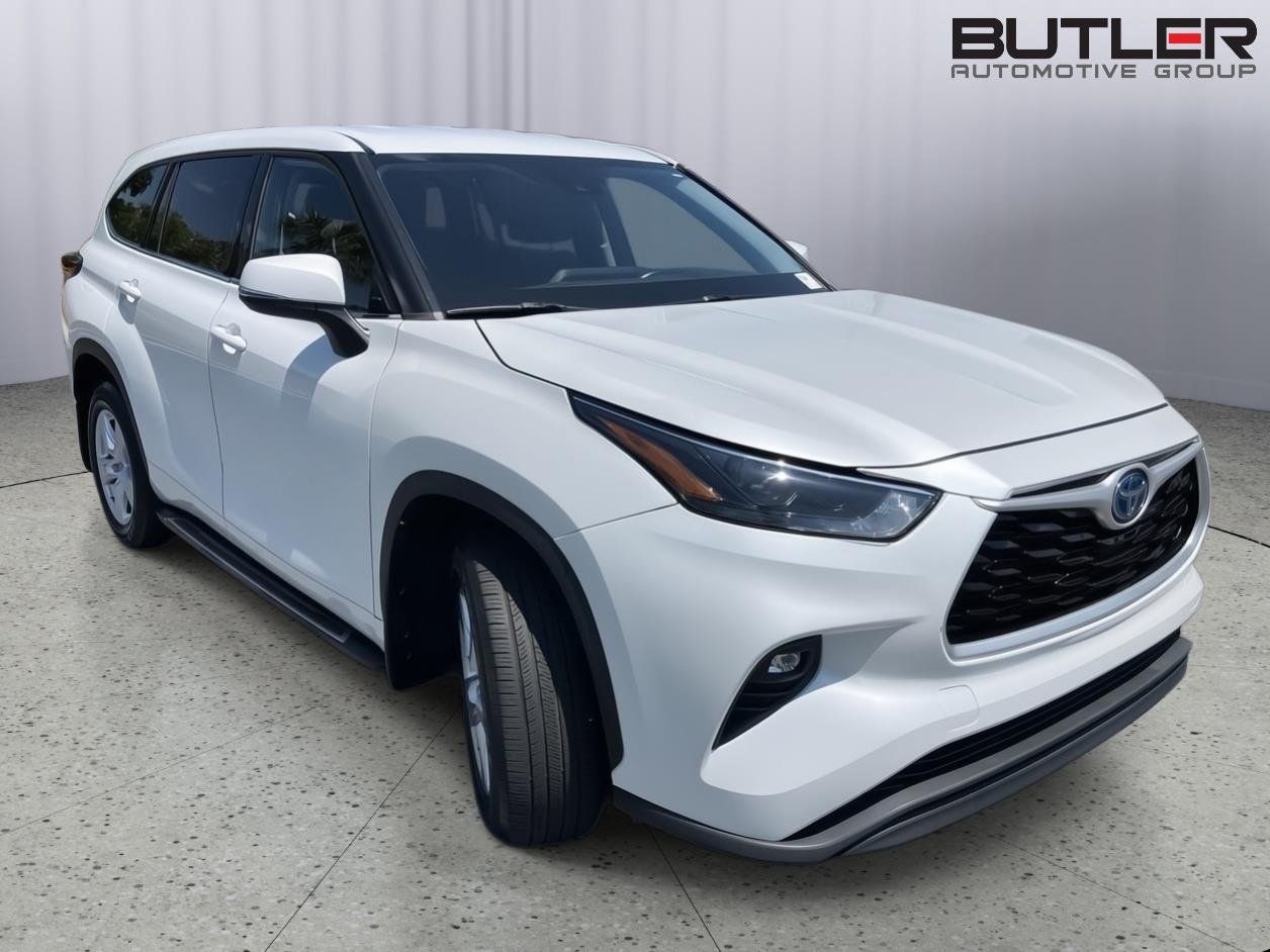 Used 2022 White (Wind Chill Pearl) Toyota Hybrid LE AWD image 7