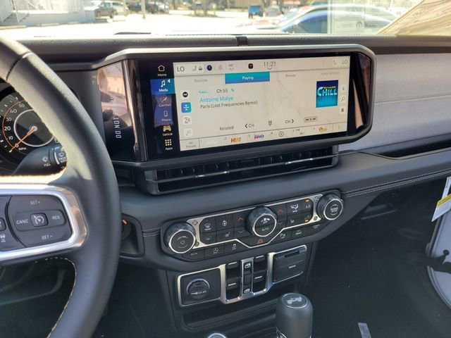 2025 Jeep Wrangler 4-Door Sahara - Photo 18