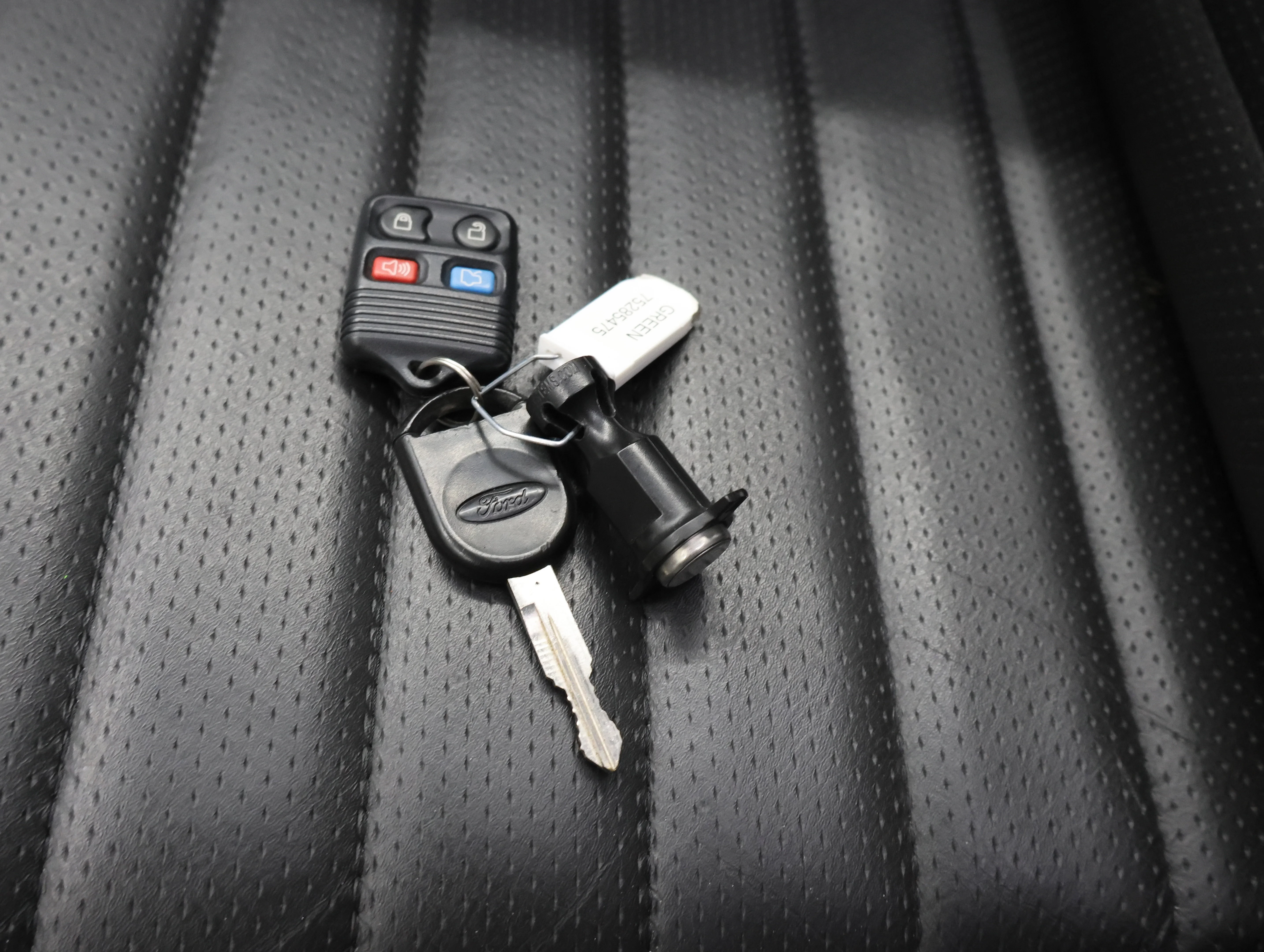Used 2007 Green Ford GT Premium image 44