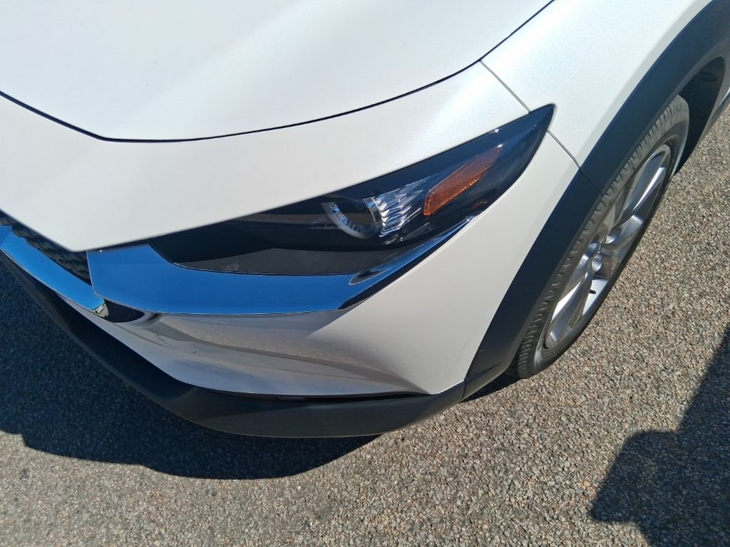 Used 2021 White Mazda Select image 11