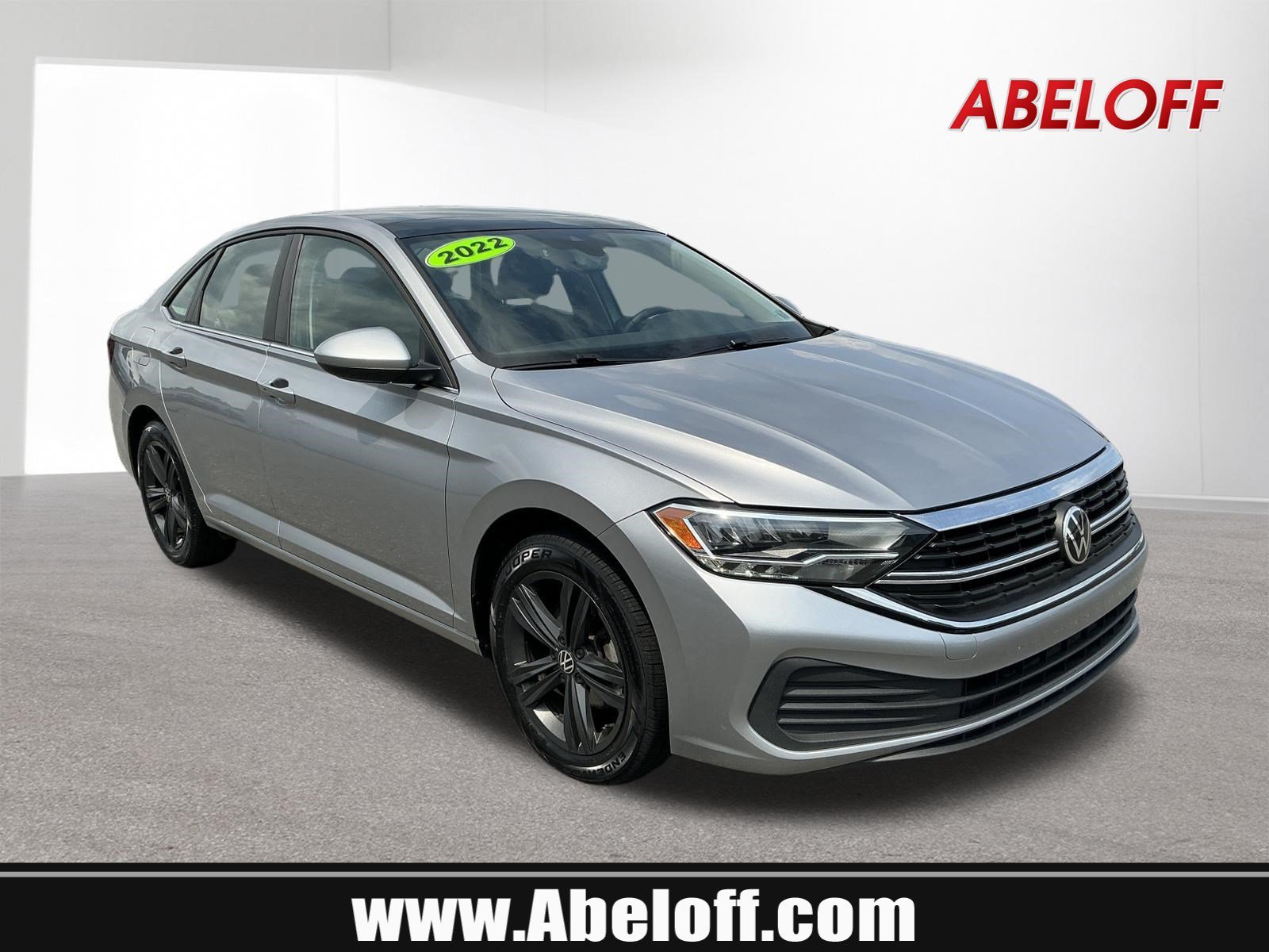 Used 2022 Silver Volkswagen SE image 1