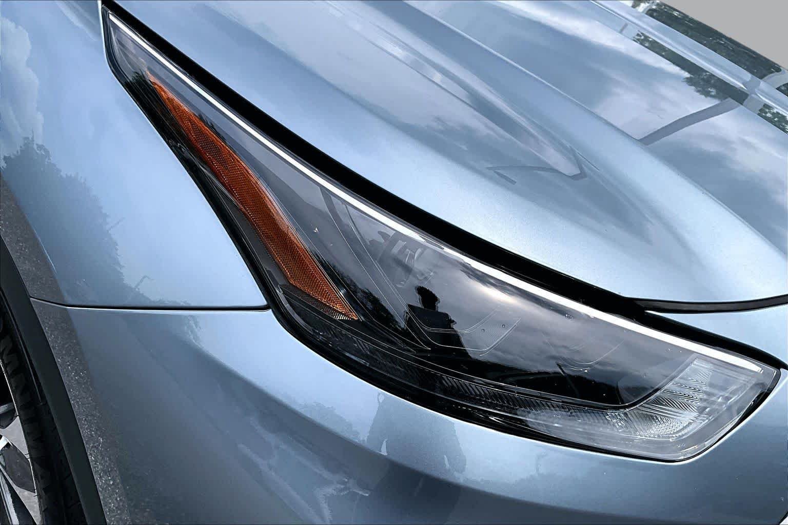 Used 2024 Moon Dust Toyota XLE image 28