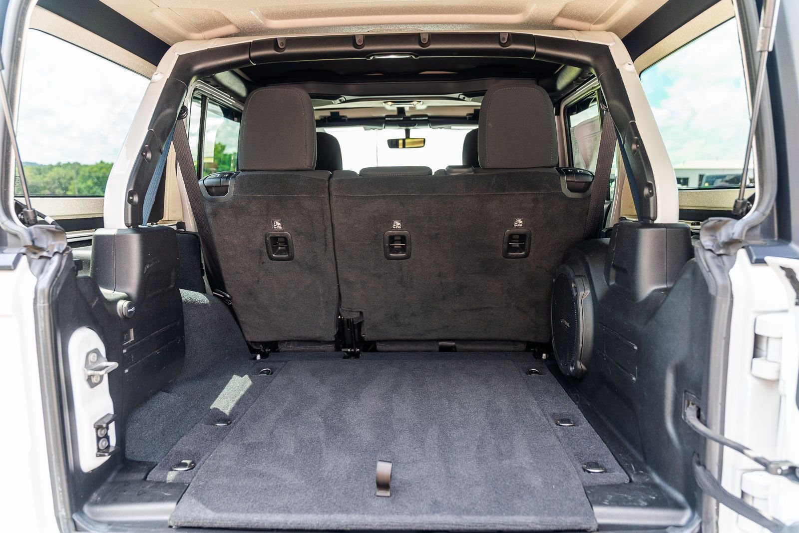 Used 2022 White Jeep Unlimited Sport Altitude image 26