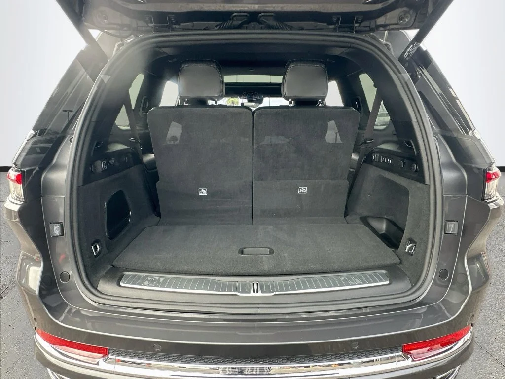 Used 2022 Gray Jeep Overland image 28