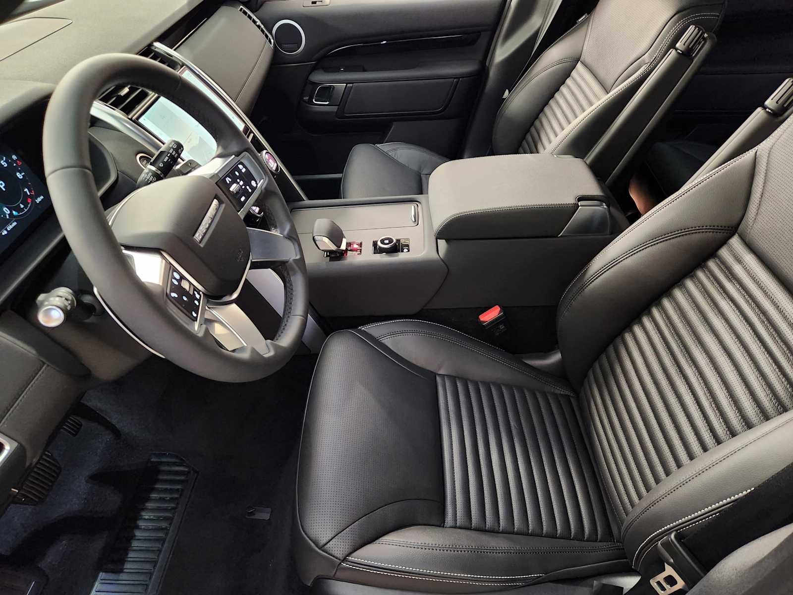 New 2026 Fuji White Land Rover S image 13